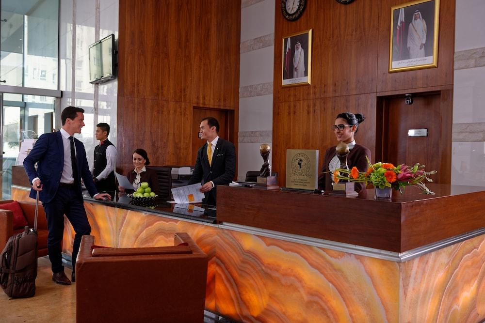ฟราเซอร์ สวีทส์ โดฮา Aparthotel ภายนอก รูปภาพ